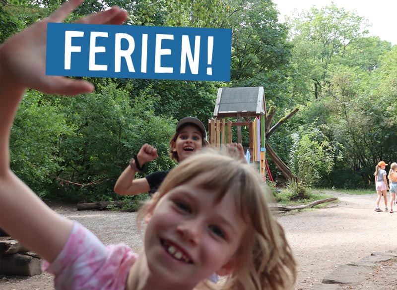 Kinder beim Ferienprogramm auf der Jugendfarm